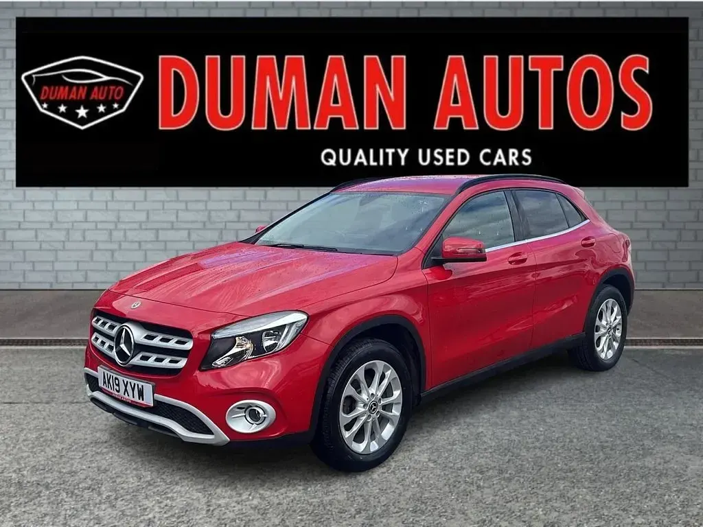 Used Mercedes GLA200 SE 156 HP (114 kW) 2019 Red SUV