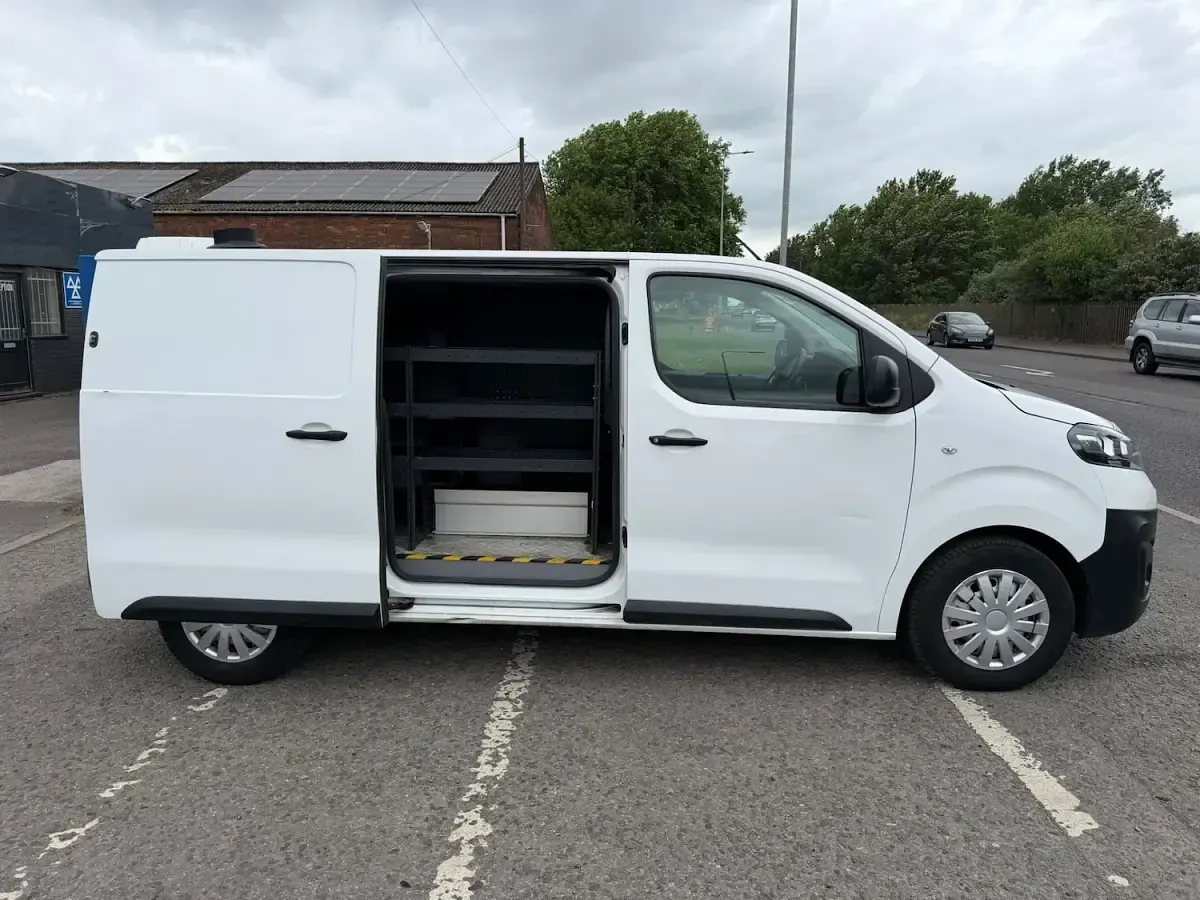 Used Vauxhall Vivaro Edition 100 HP (73 kW) 2020 White MPV