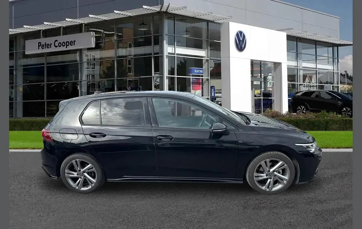 Used VW Golf VIII R-line 147 HP (108 kW) 2024 Black Hatchback