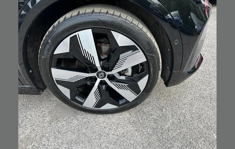 Used Renault Megane E-Tech Komfort 160 kW (218 HP) 2024 Black  Hatchback