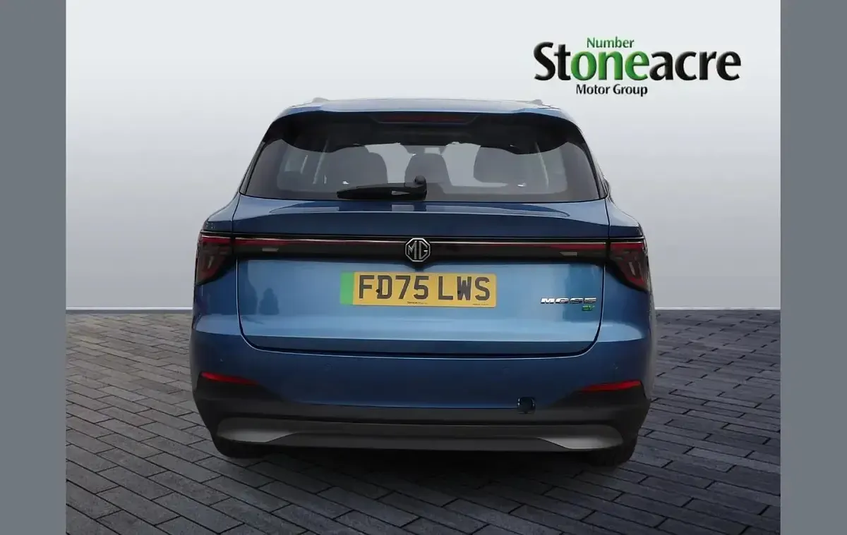 New MG MG5 EV SE 125 kW (170 HP) 2025 Blue Estate