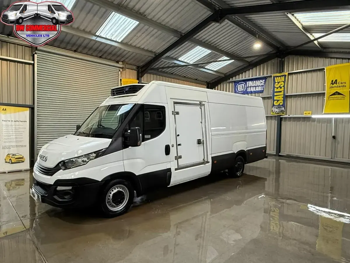 Used Iveco Daily 140 HP (102 kW) 2018 White Van