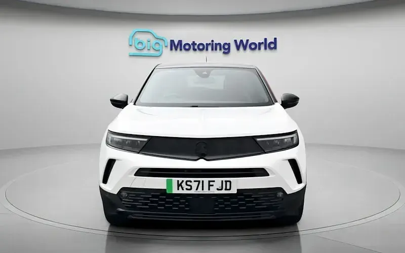 Used Vauxhall Mokka SRi 100 kW (136 HP) 2022 White SUV