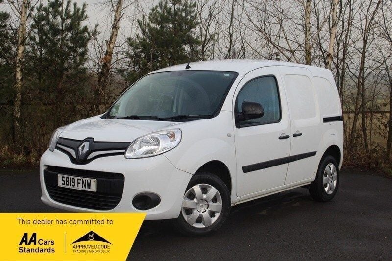 White Used 2019 Renault Kangoo Business MPV | £6,999 (Fair price) - Image 1/4