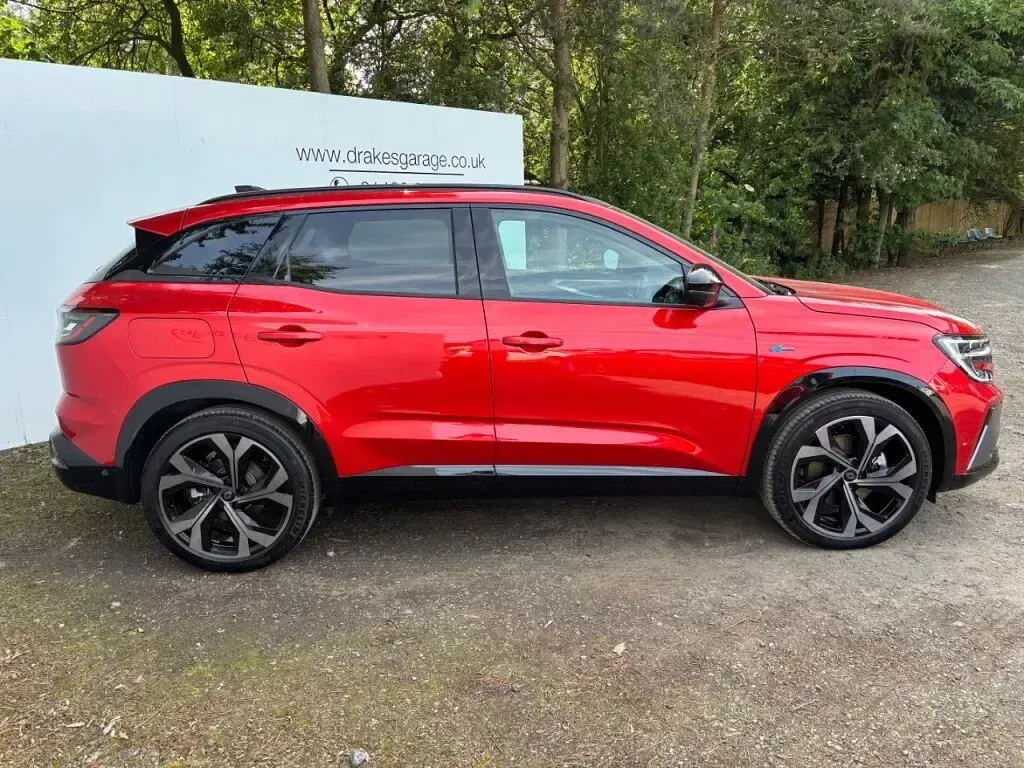 Used Renault Austral Iconic Esprit Alpine 2025 Red SUV