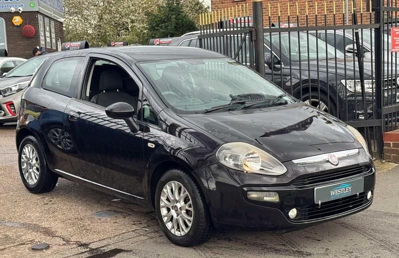 Used Fiat Punto Evo Life 69 HP (50 kW) 2011 Black Hatchback