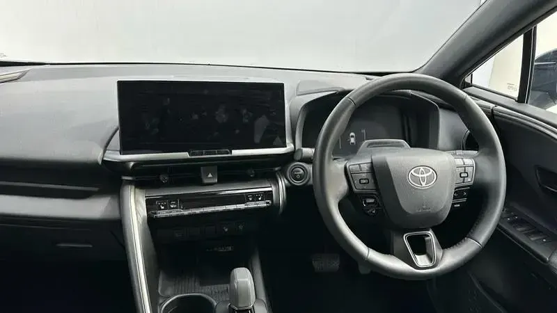 Used Toyota C-HR 140 HP (102 kW) 2024 Mauve/purple SUV