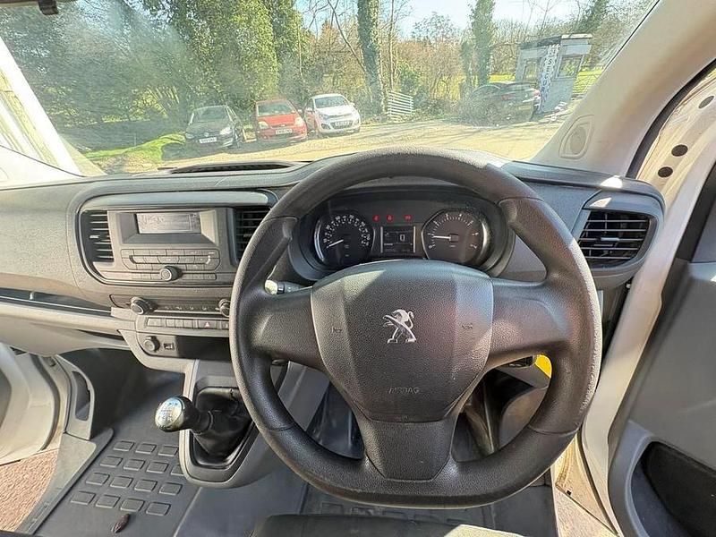 Used Peugeot Expert S 2018 White Van