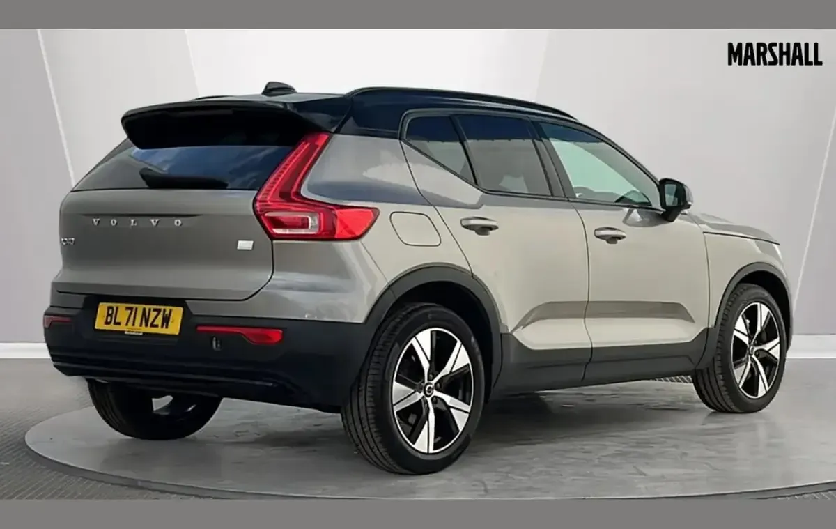 Begagnad Volvo XC40 R-Design 258 HK (189 kW) 2022 Grå SUV