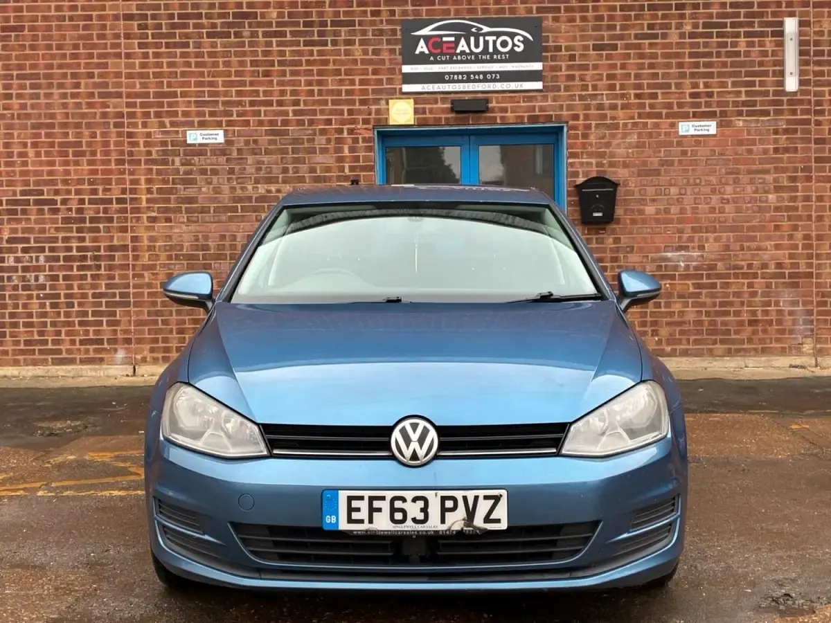 Used VW Golf VII SE 105 HP (77 kW) 2014 Blue Hatchback