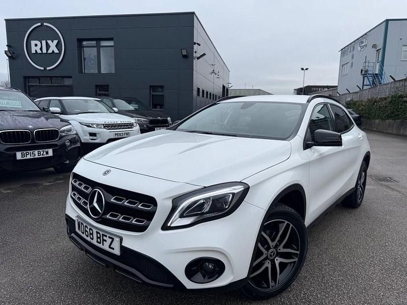 Used Mercedes GLA180 Urban 122 HP (89 kW) 2018 White SUV