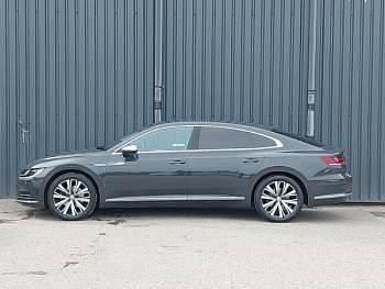 Usado VW Arteon Elegance 150 HP (110 kW) 2019 Cinzento Citadino