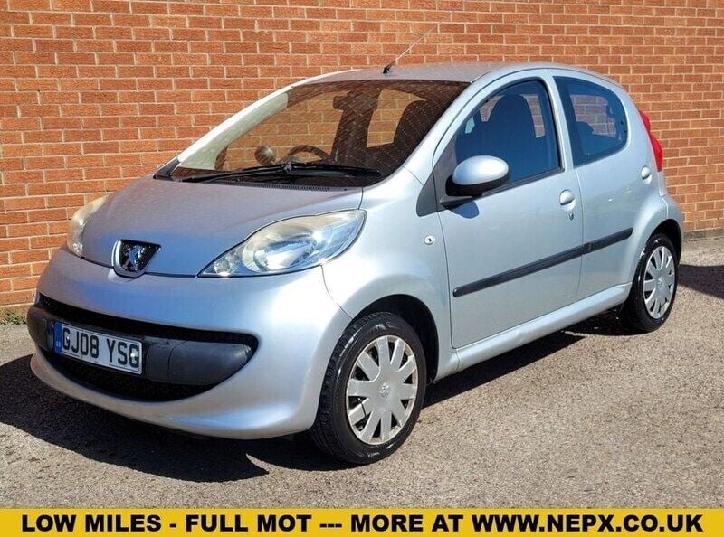 Silver Used 2008 Peugeot 107 Hatchback | £3,495 (Fair price) - Image 1/4