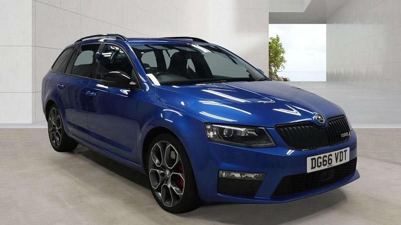 Used Skoda Octavia vRS 230 HP (169 kW) 2016 Blue Hatchback
