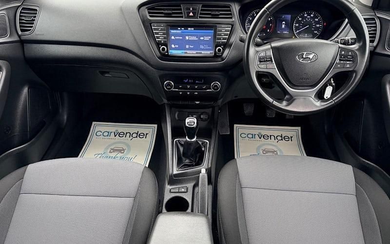 Used Hyundai i20 Premium 84 HP (61 kW) 2018 Hatchback