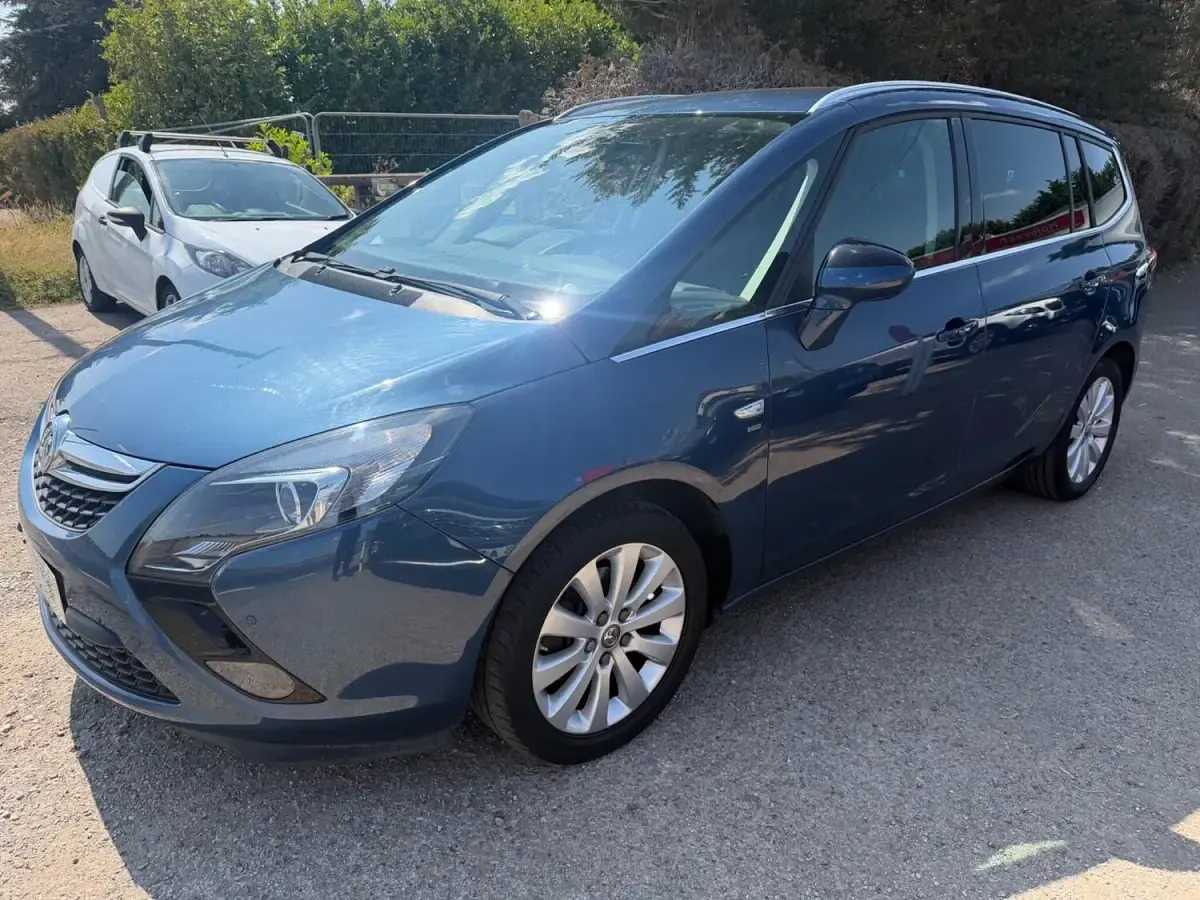 Used Vauxhall Zafira 2016 Blue MPV