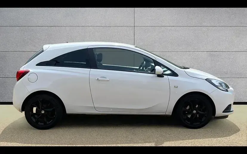 Used Vauxhall Corsa Sport 89 HP (65 kW) 2019 White Hatchback