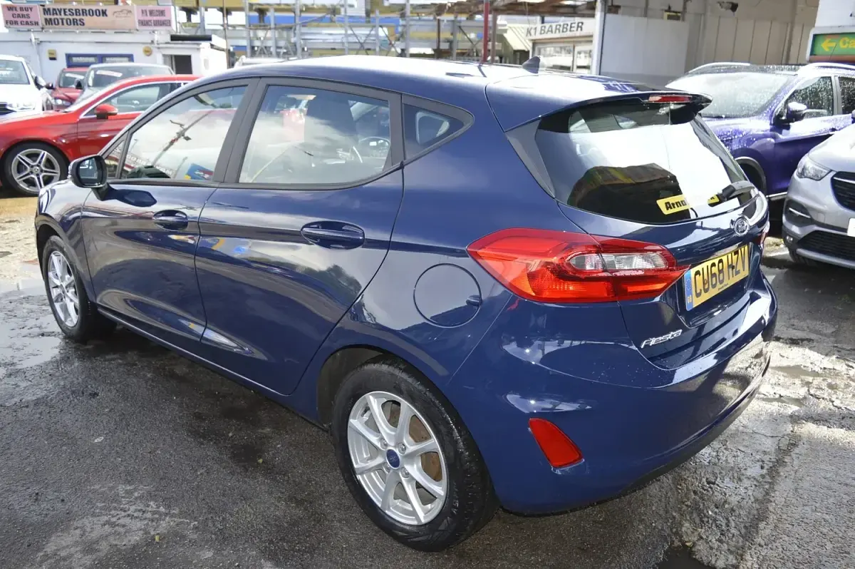 Używany Ford Fiesta Zetec 100 KM (73 kW) 2019 Niebieski Hatchback