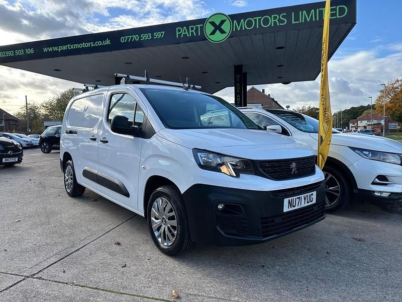 Used Peugeot Partner Premium 2021 White MPV