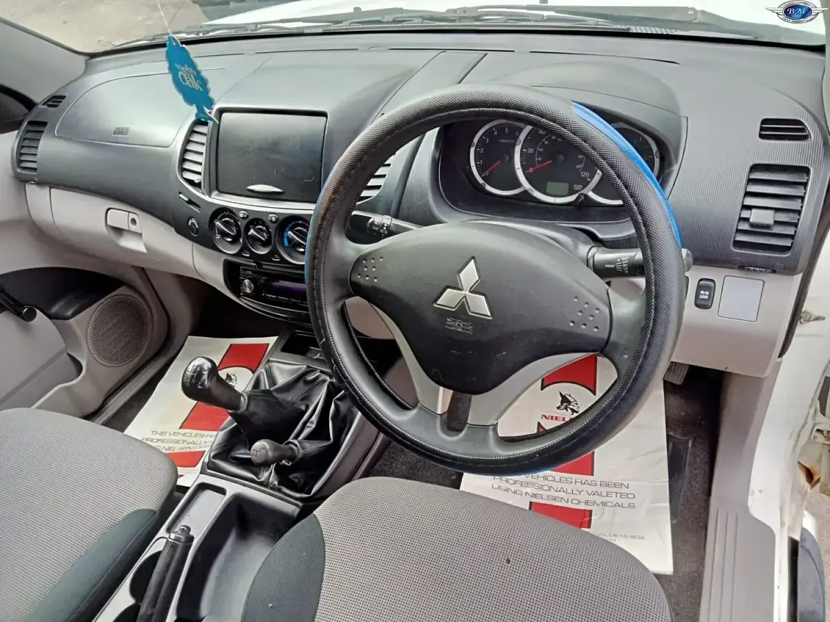 Used Mitsubishi L200 134 HP (98 kW) 2011 White Pickup