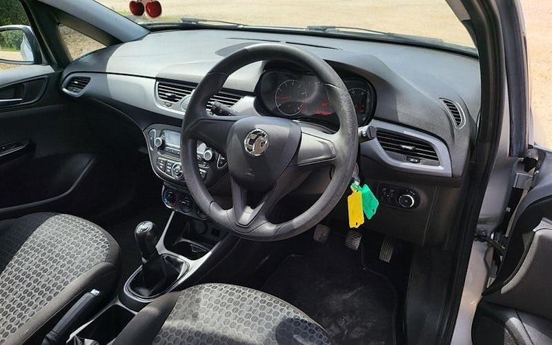 Used Vauxhall Corsa 70 HP (51 kW) 2015 Silver Hatchback