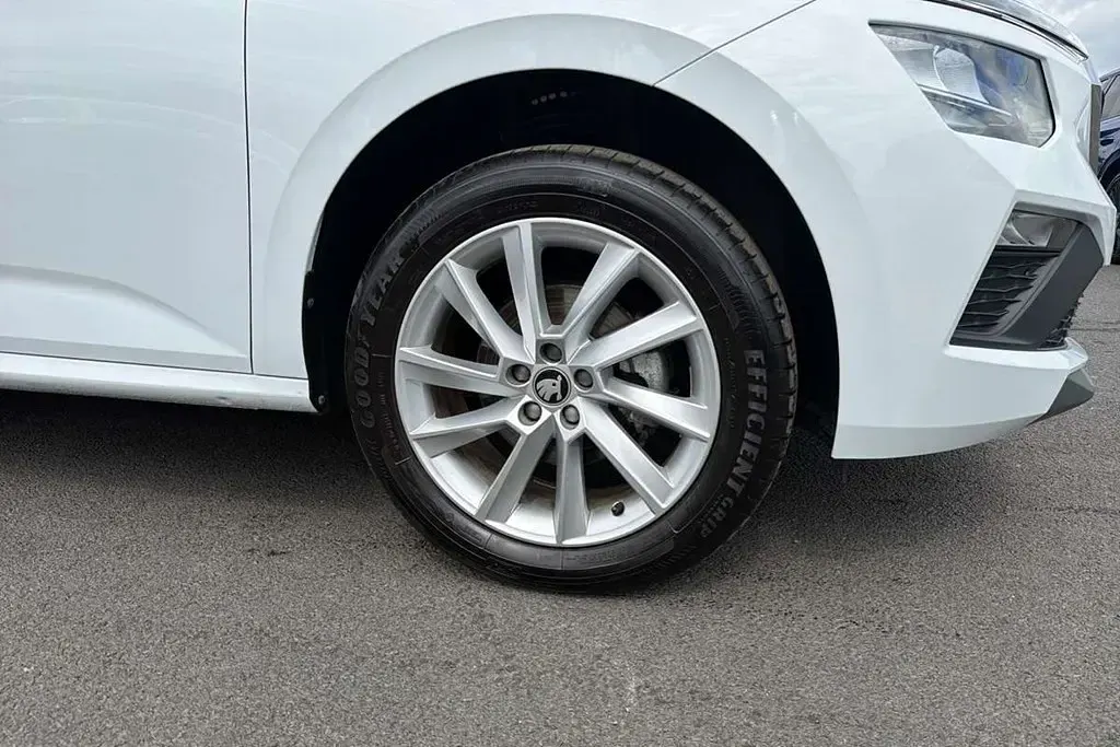 Used Skoda Kamiq SE 94 HP (69 kW) 2025 White SUV