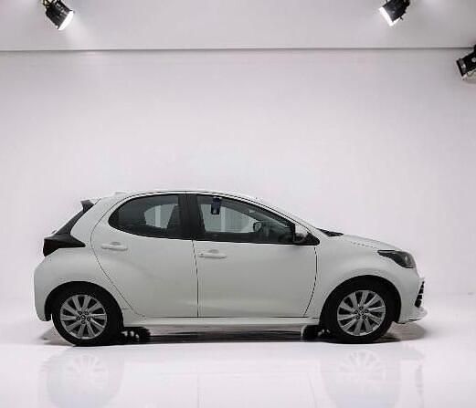Used Toyota Yaris Hybrid 2022 White Hatchback
