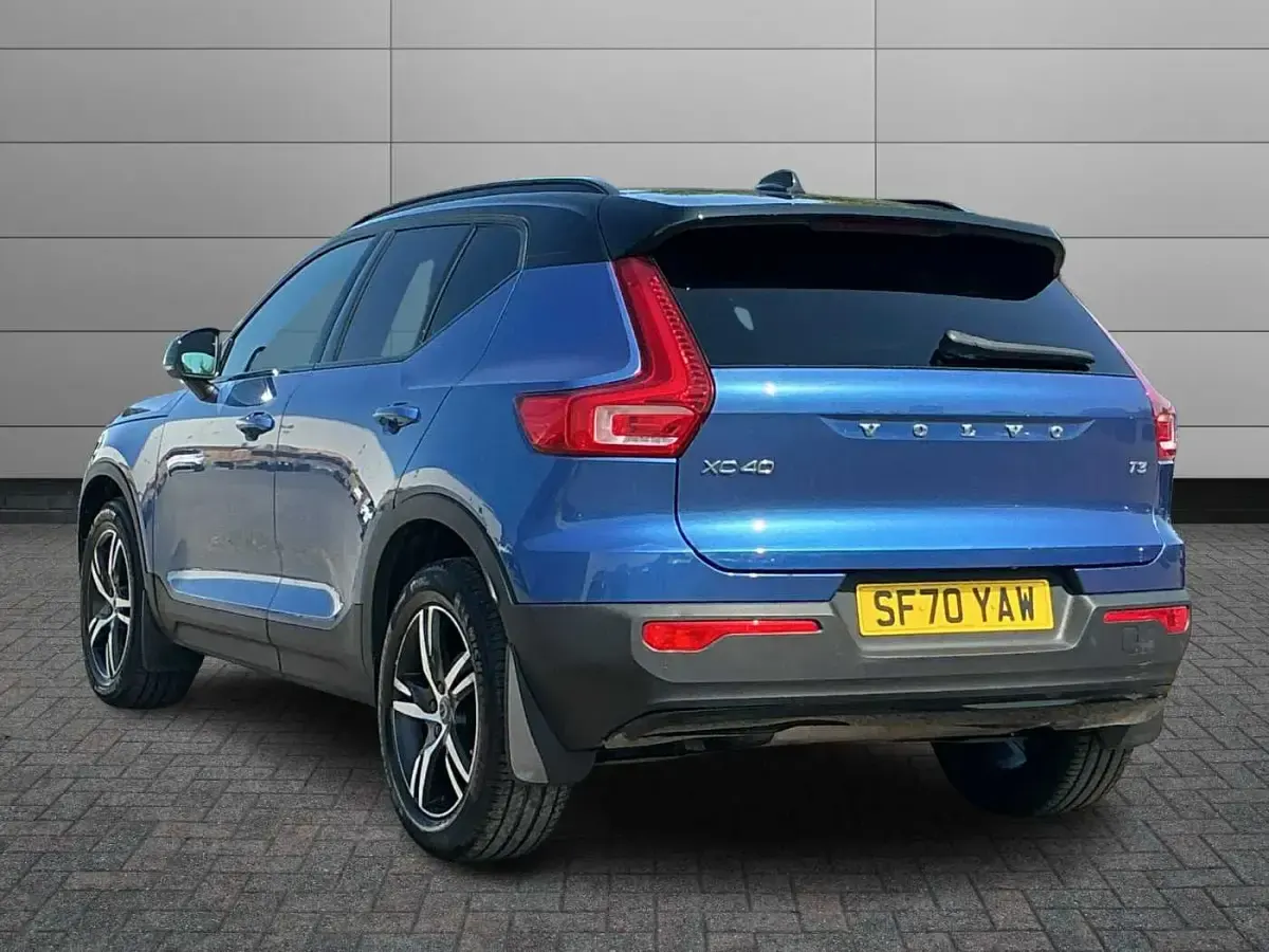 Used Volvo XC40 R-Design 161 HP (118 kW) 2021 SUV