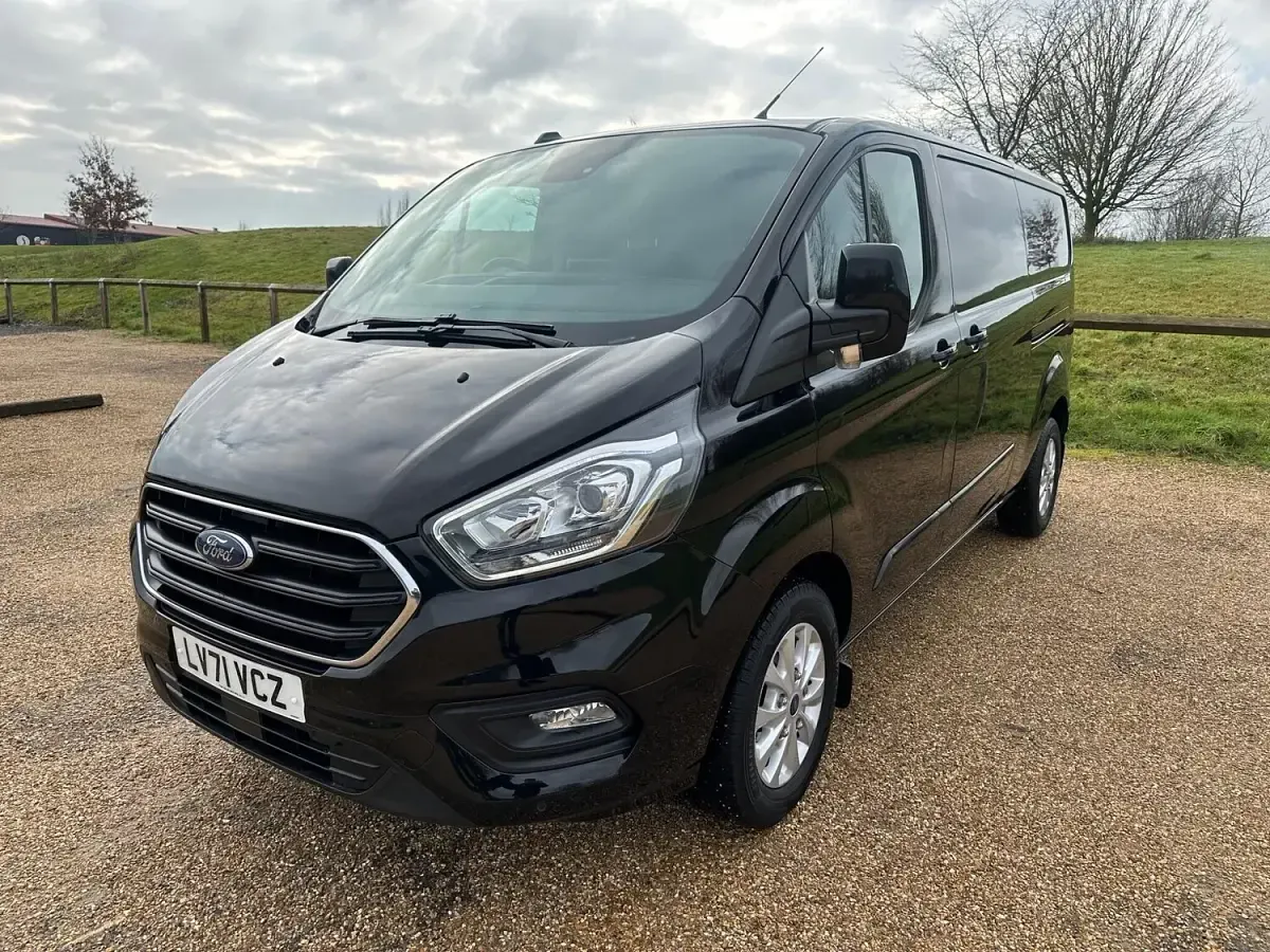 Used Ford Transit Custom Limited 130 HP (95 kW) 2022 Black Van