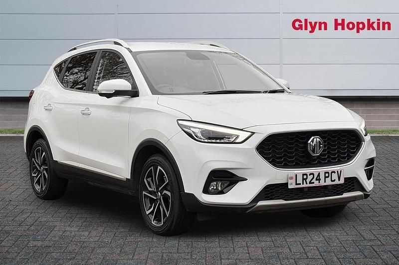 Used MG ZS Exclusive 111 HP (81 kW) 2024 White Hatchback