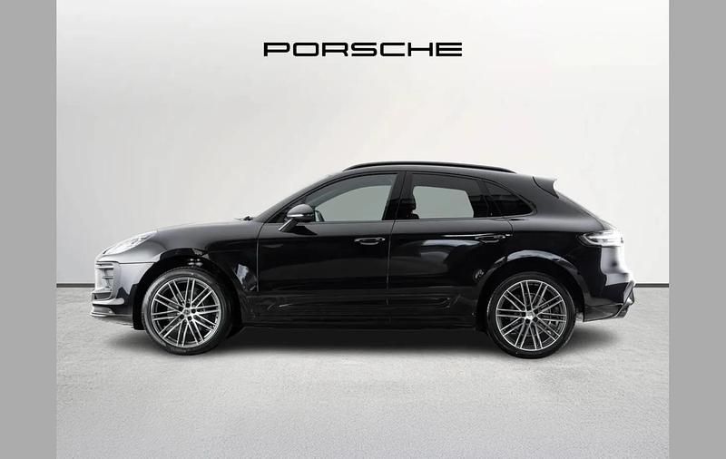 Used Porsche Macan 261 HP (191 kW) 2025 Black SUV