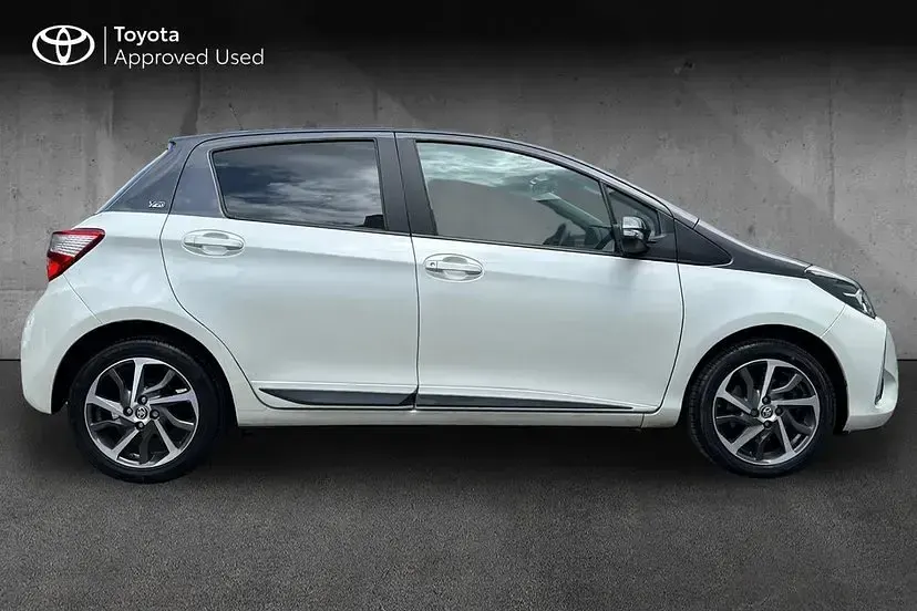 Used Toyota Yaris 111 HP (81 kW) 2020 Pure white Hatchback