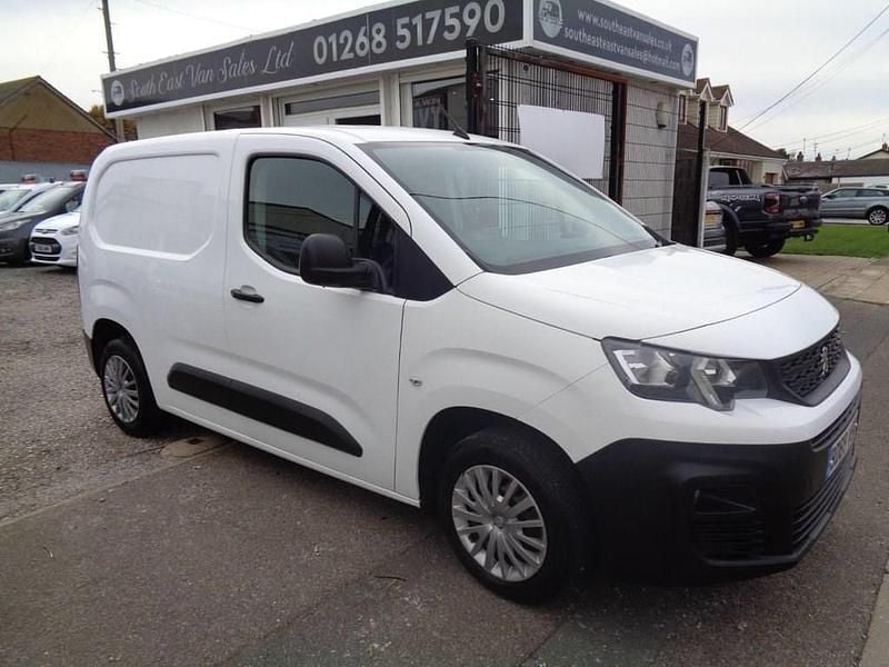 White Used 2019 Peugeot Partner Van | £5,795 (Expensive) - Image 1/4