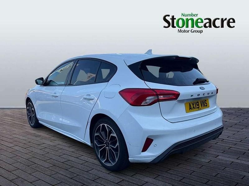 Used Ford Focus ST-Line 125 HP (91 kW) 2019 White Hatchback