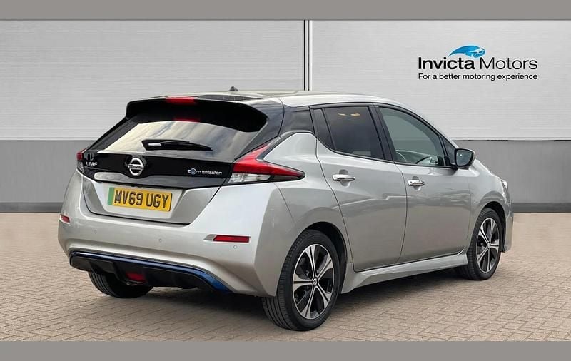 Used Nissan Leaf Tekna 108 kW (147 HP) 2019 Silver Hatchback