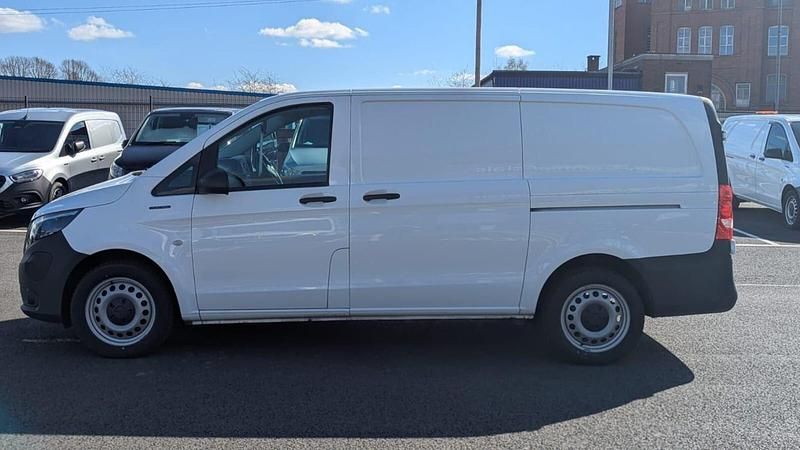 Used Mercedes e-Vito Progressive 85 kW (116 HP) 2023 White MPV