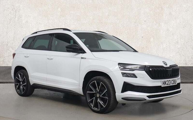 Used 2025 Skoda Karoq SportLine SUV | £26,266 (Fair price) - Image 1/3