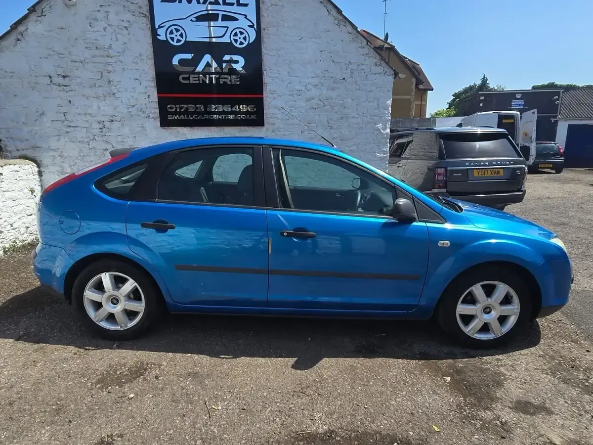 Used Ford Focus Sport 100 HP (73 kW) 2006 Blue Hatchback
