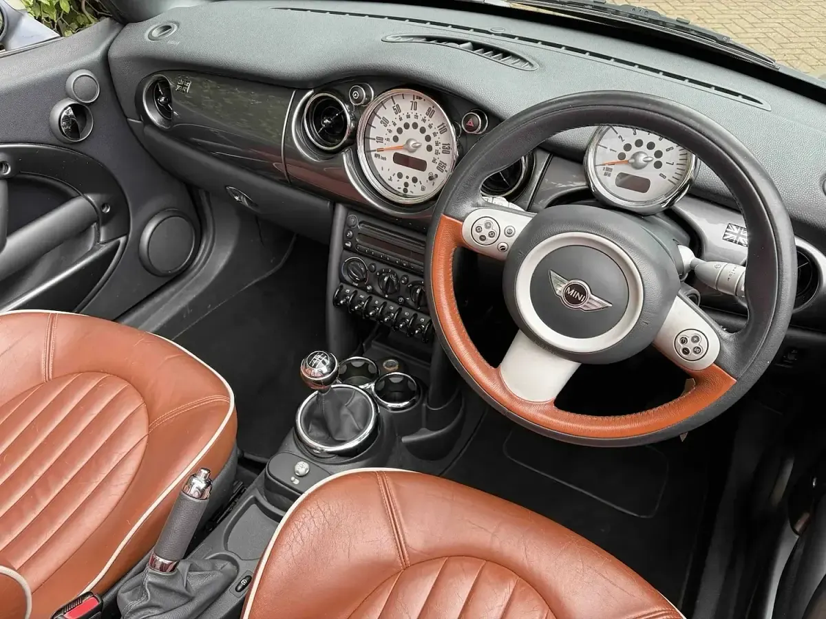 Used Mini Cooper Cabriolet 2007 Sparklingsilver metallic Cabriolet