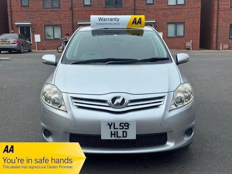 Silver Used 2009 Toyota Auris | £6,500 - Image 1/4
