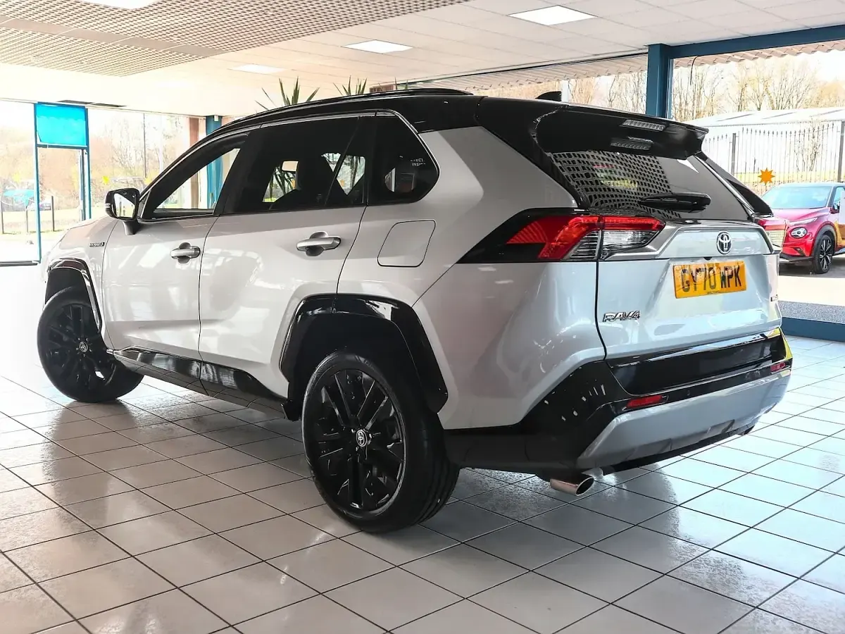 Used Toyota RAV4 Hybrid 214 HP (157 kW) 2020 Silver blade bitone black SUV