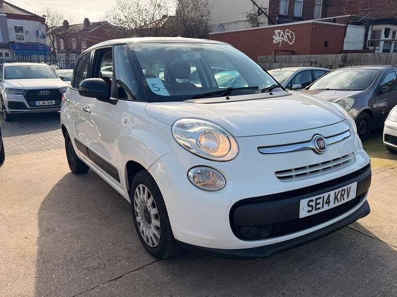 Used Fiat 500L Easy 95 HP (69 kW) 2014 White MPV