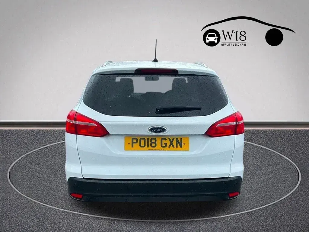 Used Ford Focus Zetec 120 HP (88 kW) 2018 White Estate