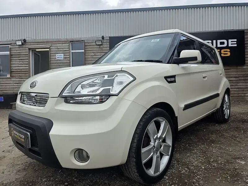 Used Kia Soul 124 HP (91 kW) 2009 Cream SUV