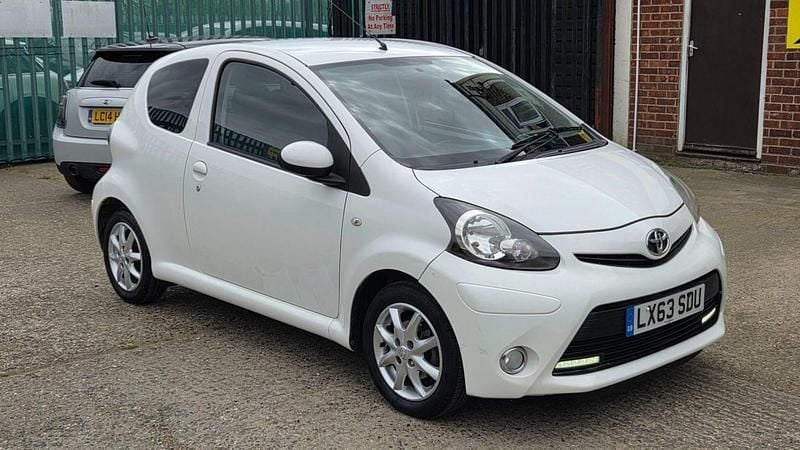 Used Toyota Aygo 2013 White Hatchback