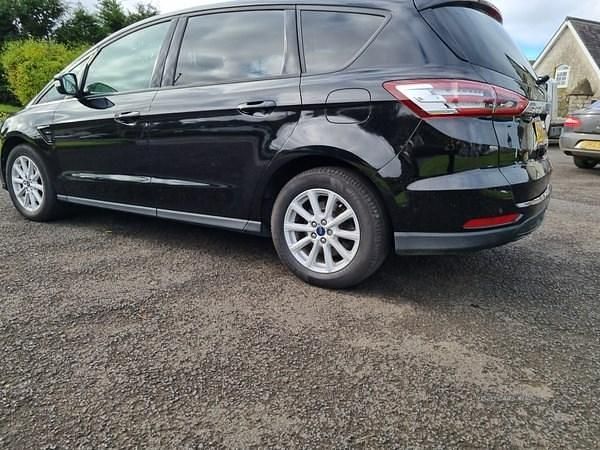 Used Ford S-MAX Zetec 150 HP (110 kW) 2020 Black MPV