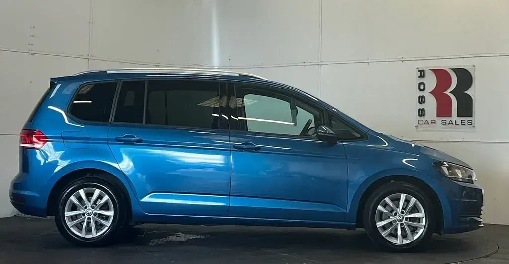 Used VW Touran Family 115 HP (84 kW) 2019 Blue MPV