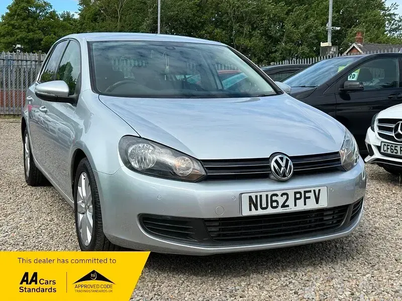 Used VW Golf VII Match 105 HP (77 kW) 2012 Silver Hatchback