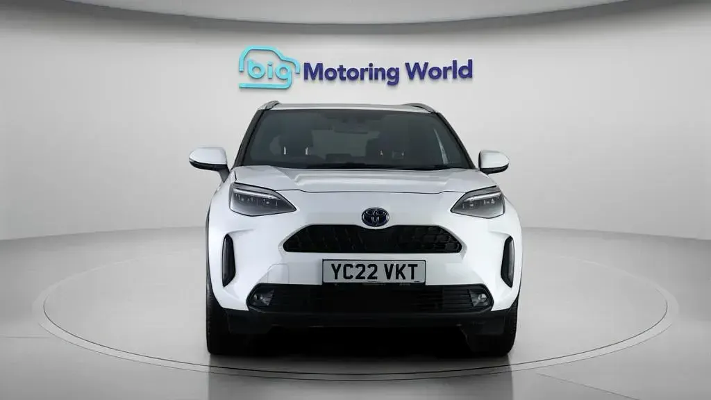 Used Toyota Yaris Cross Design 116 HP (85 kW) 2022 White SUV