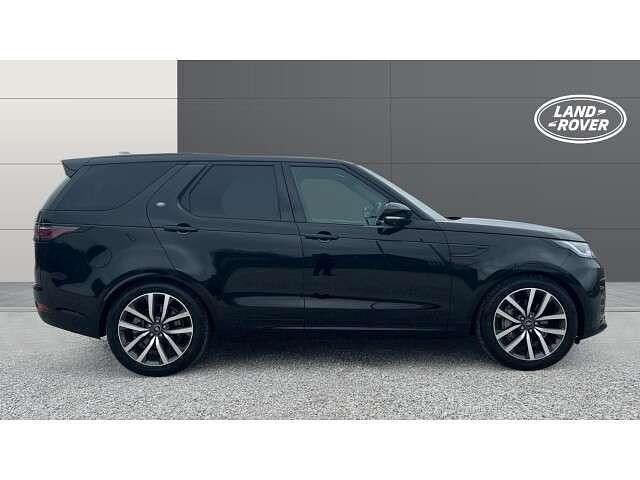 Usado Land Rover Discovery 5 SE Dynamic 296 HP (217 kW) 2022 Preto SUV